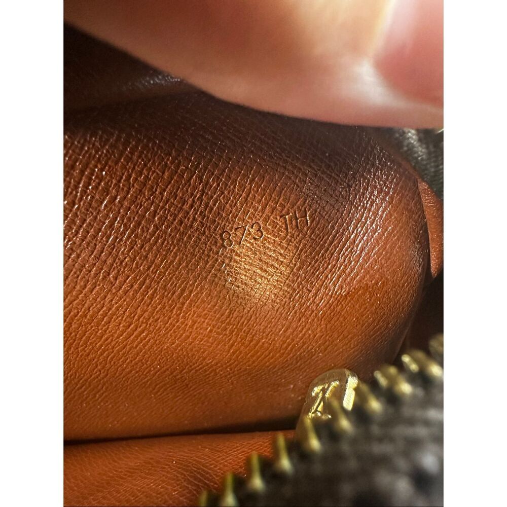 Louis Vuitton Vintage Monogram Bag Trocadero 27 Crossbody - Picture 6 of 16